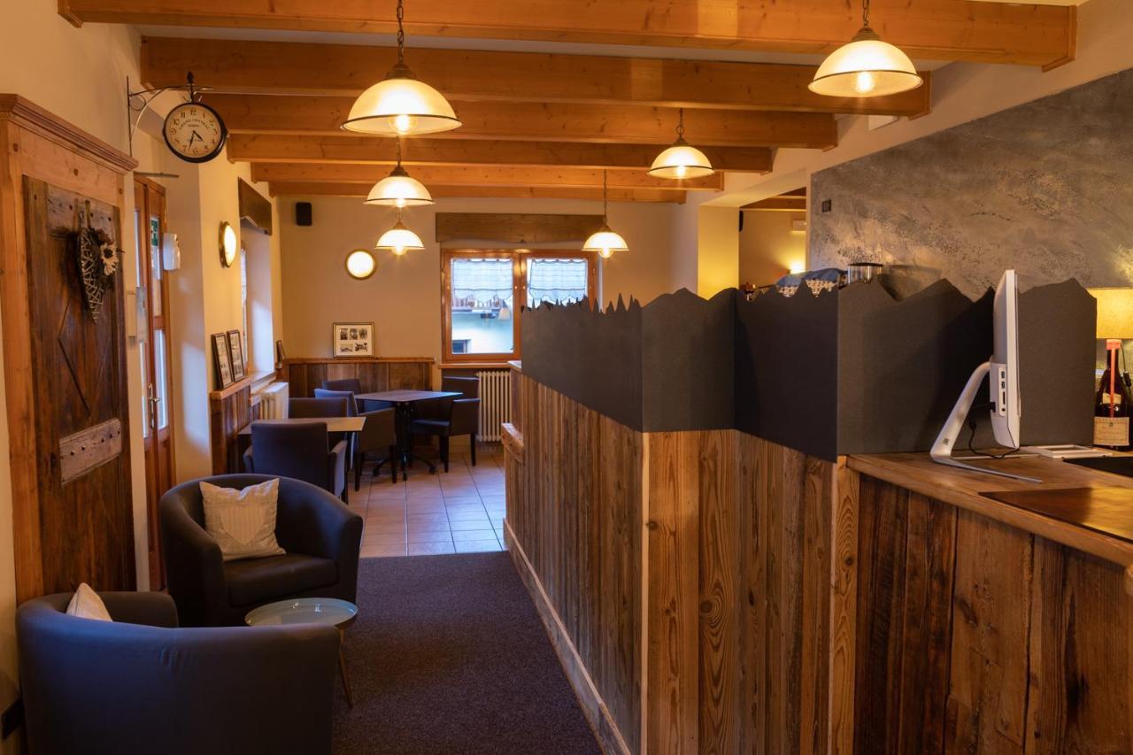 Mont Velan Chambres & Restaurant Saint-Oyen Eksteriør bilde