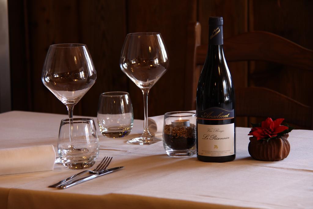Mont Velan Chambres & Restaurant Saint-Oyen Eksteriør bilde