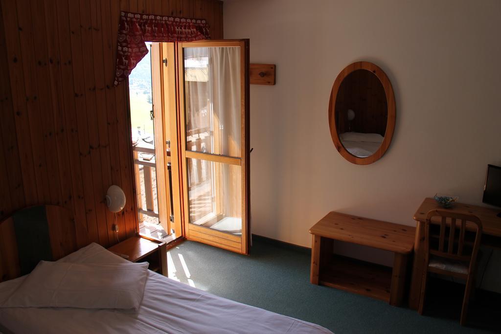 Mont Velan Chambres & Restaurant Saint-Oyen Eksteriør bilde