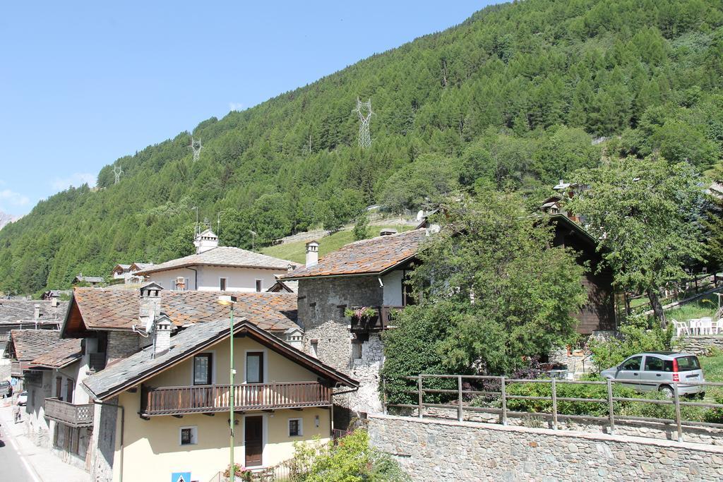 Mont Velan Chambres & Restaurant Saint-Oyen Eksteriør bilde