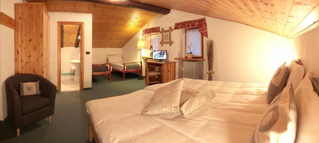 Mont Velan Chambres & Restaurant Saint-Oyen Eksteriør bilde